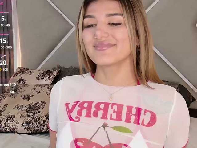 MiaKelsey, en directo ahora en BongaCams