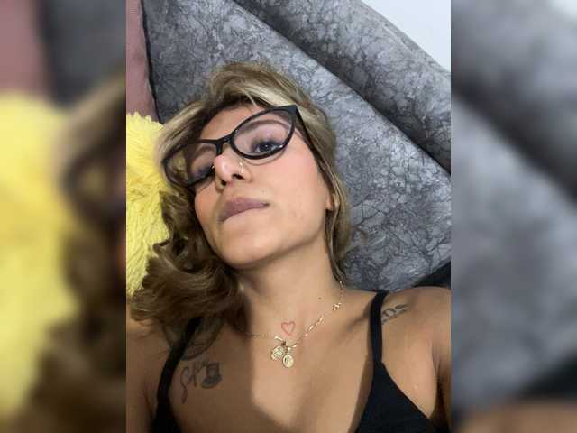 MiaKelsey live cam on BongaCams