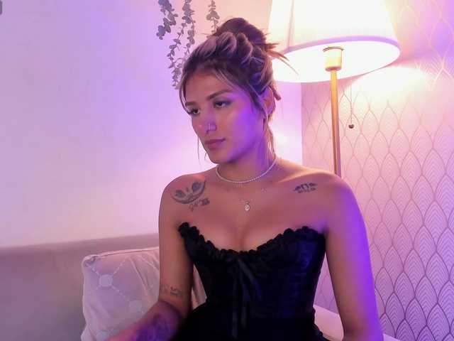 MiaKelsey live cam