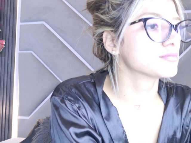 MiaKelsey live cam on BongaCams