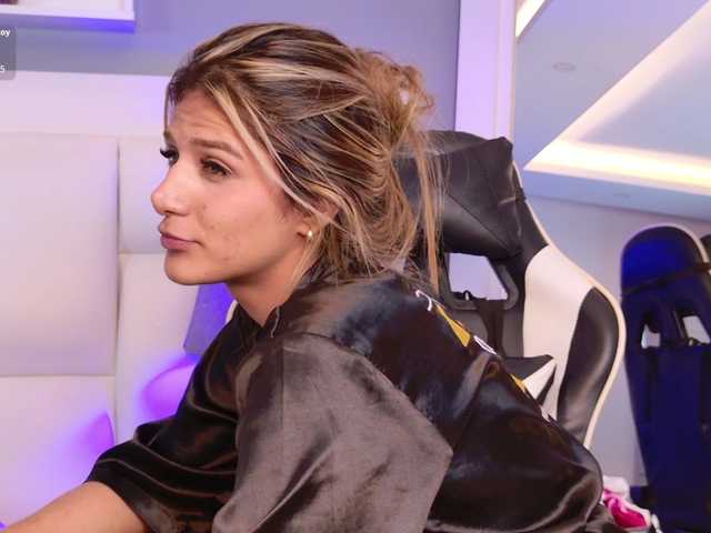 MiaKelsey live cam on BongaCams