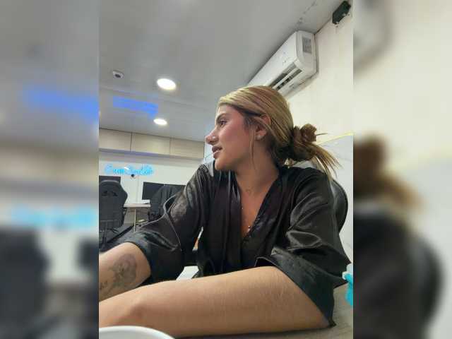 MiaKelsey live cam on BongaCams