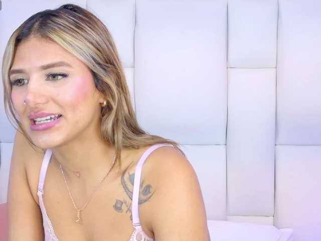 MiaKelsey live cam on BongaCams