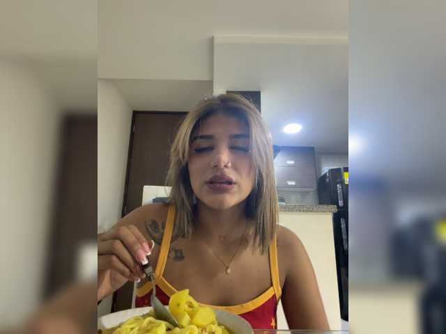 MiaKelsey, en directo ahora en BongaCams