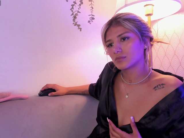MiaKelsey live cam on BongaCams