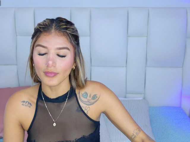 MiaKelsey live
