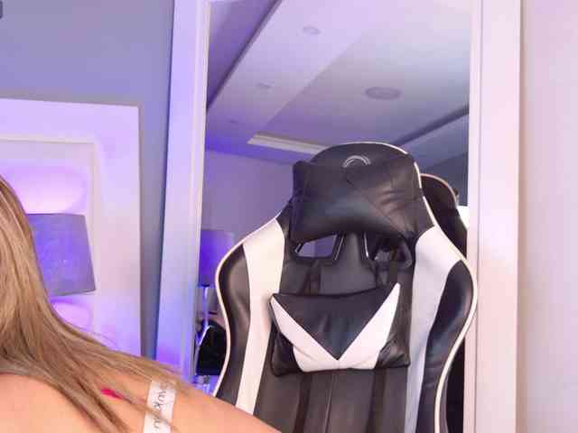 MiaKelsey webcam