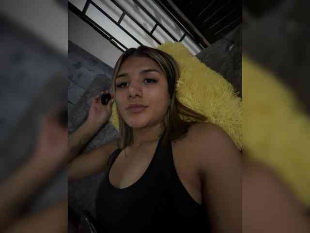 MiaKelsey Live Webcam on BongaCams