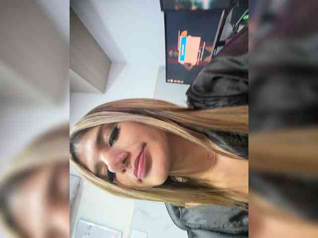 MiaKelsey webcam