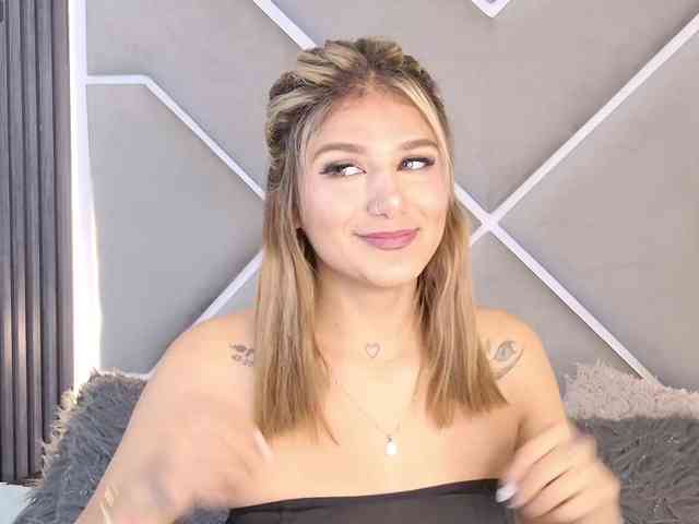 MiaKelsey webcam
