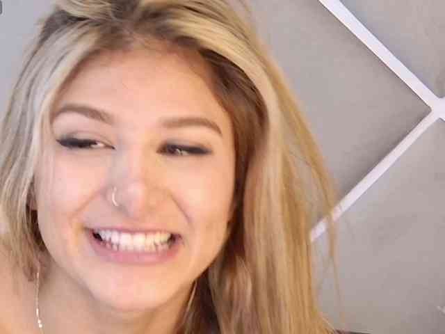 MiaKelsey webcam