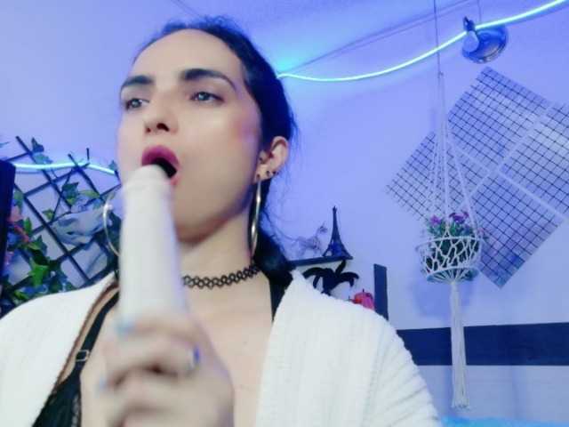 kandyparis live cam on BongaCams