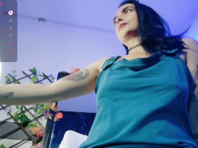 kandyparis live cam on BongaCams