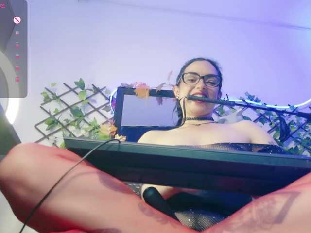 kandyparis live cam on BongaCams