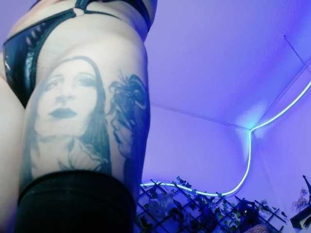 kandyparis live cam on BongaCams