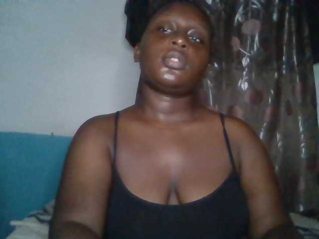 le modèle Sexyassgoddess est en webcam porno dans un show sur le site bongacams, il possède les tags suivants: Ebony,Brunette,Shaved