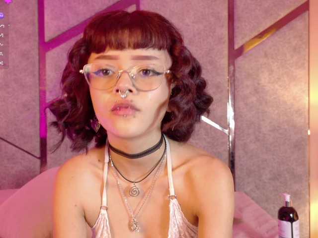 Sateh-and-Hikary live cam on BongaCams