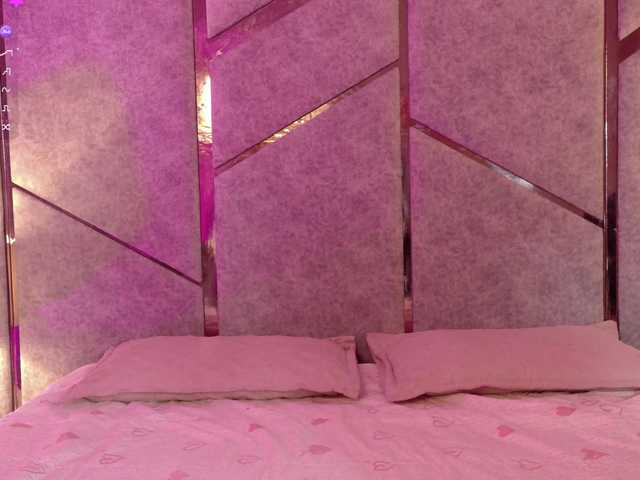Sateh-and-Hikary live cam on BongaCams