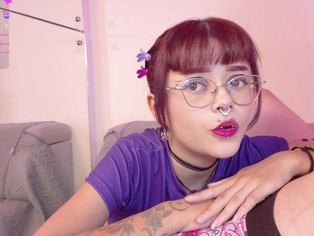 Sateh-and-Hikary live cam on BongaCams