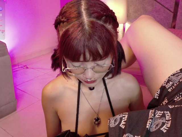 Sateh-and-Hikary live cam on BongaCams