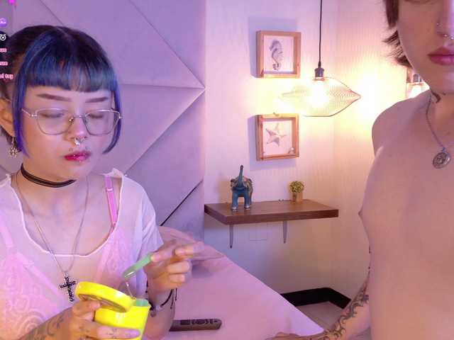Sateh-and-Hikary live cam on BongaCams
