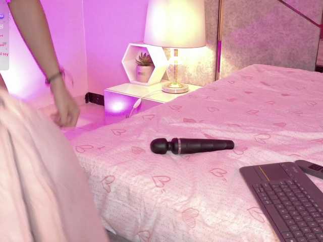 Sateh-and-Hikary live cam on BongaCams