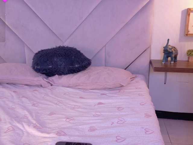Sateh-and-Hikary live cam on BongaCams