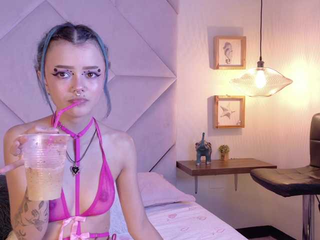 Sateh-and-Hikary live cam on BongaCams