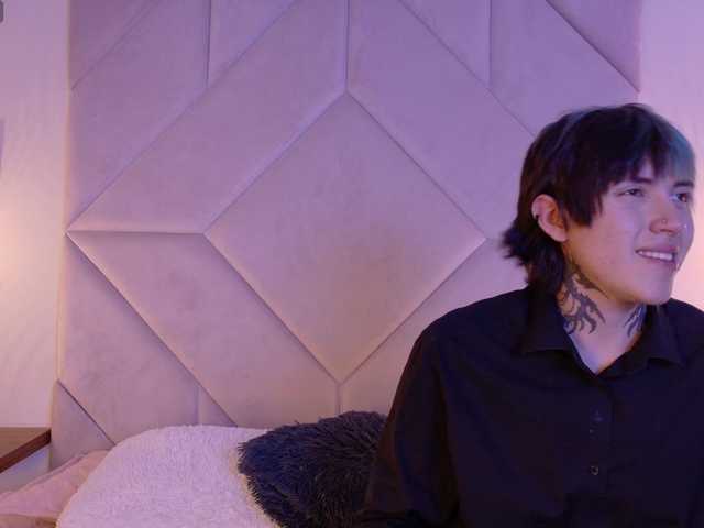 Sateh-and-Hikary live cam on BongaCams