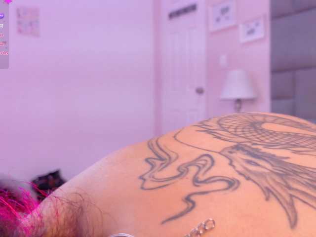 Sateh-and-Hikary live cam on BongaCams