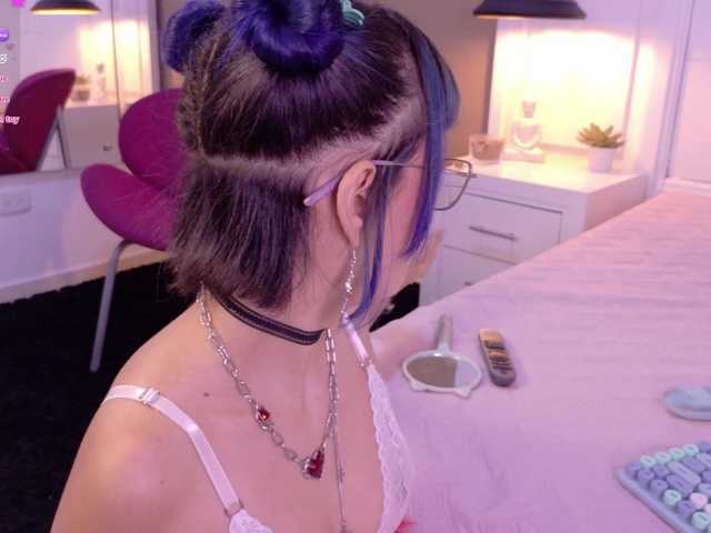 Sateh-and-Hikary live cam on BongaCams