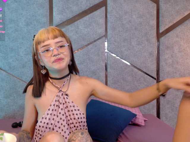 Sateh-and-Hikary live cam on BongaCams