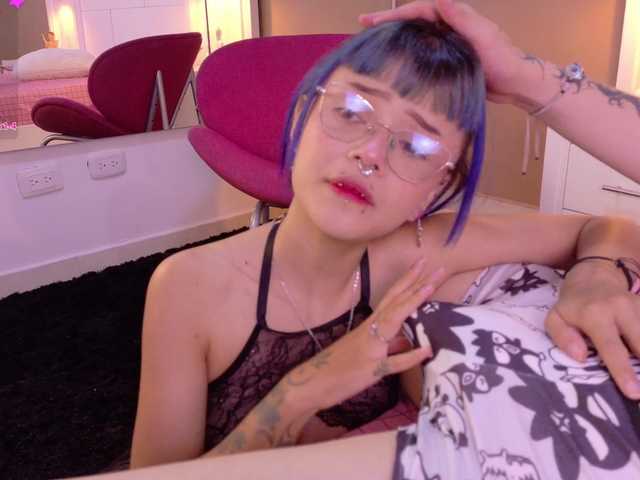 Sateh-and-Hikary live cam on BongaCams