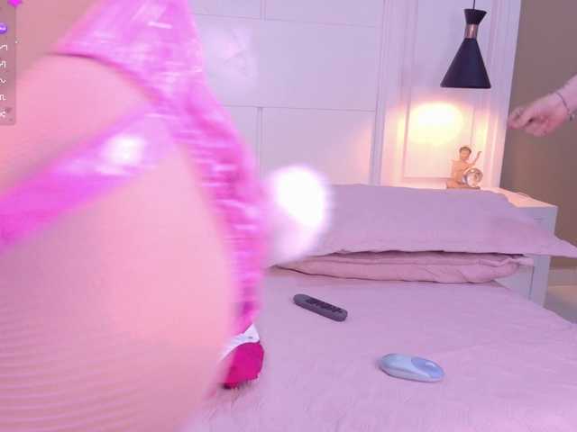 Sateh-and-Hikary live cam on BongaCams