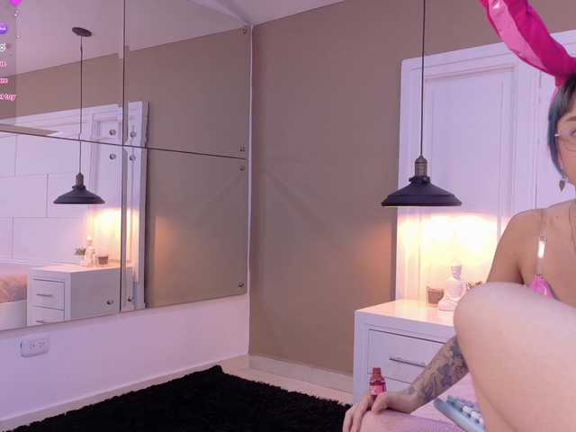 Sateh-and-Hikary live cam on BongaCams