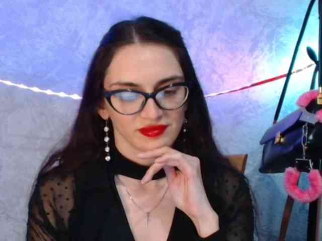 Model: FlirtyRoxi