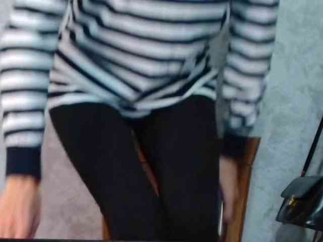 FlirtyRoxi webcam