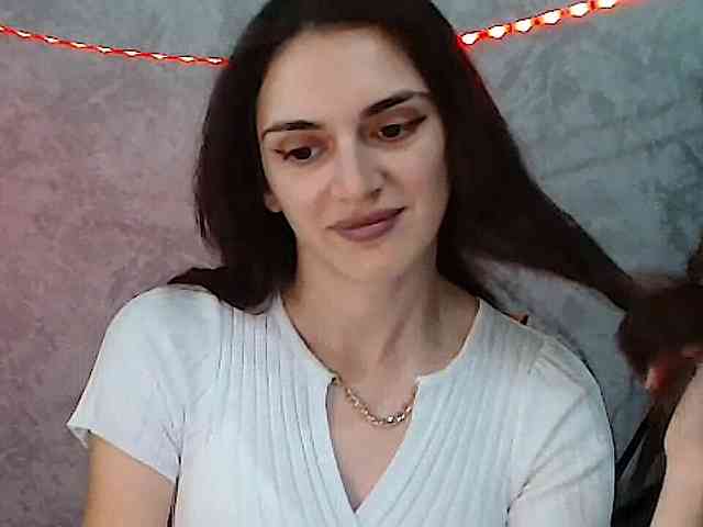 Model: FlirtyRoxi