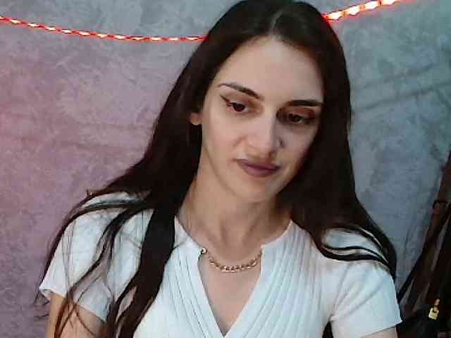Model: FlirtyRoxi