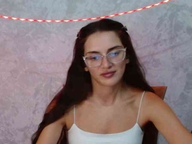 Model: FlirtyRoxi