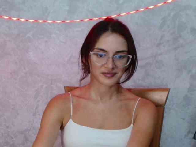 FlirtyRoxi webcam