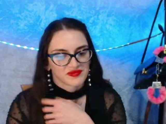 Model: FlirtyRoxi