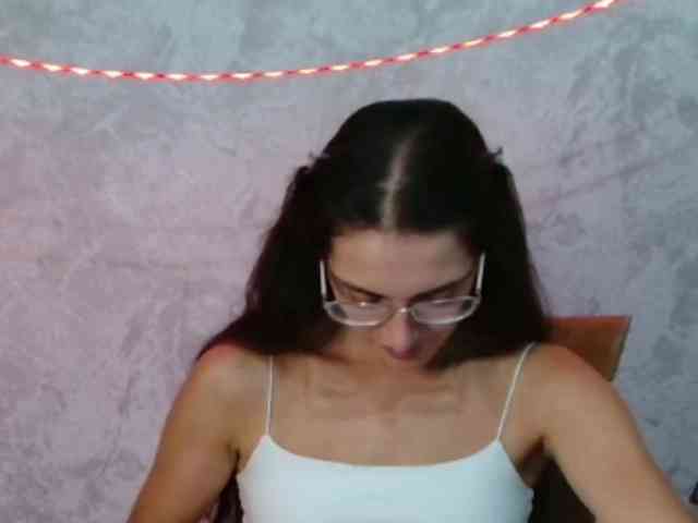 FlirtyRoxi webcam