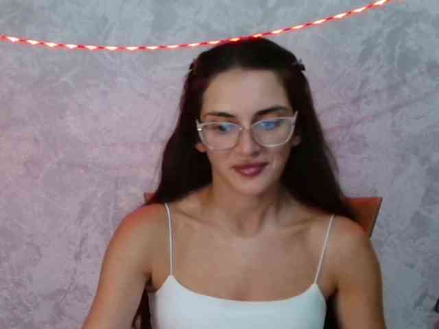FlirtyRoxi webcam