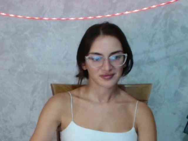 FlirtyRoxi webcam