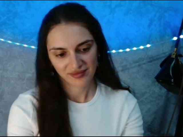 FlirtyRoxi webcam