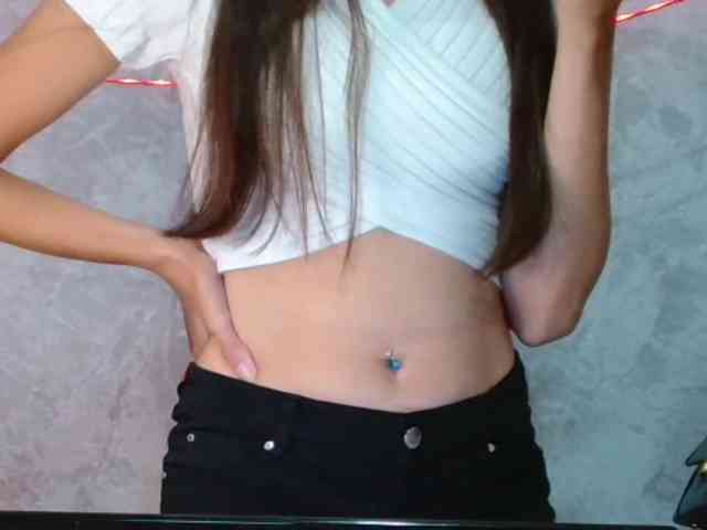 FlirtyRoxi webcam