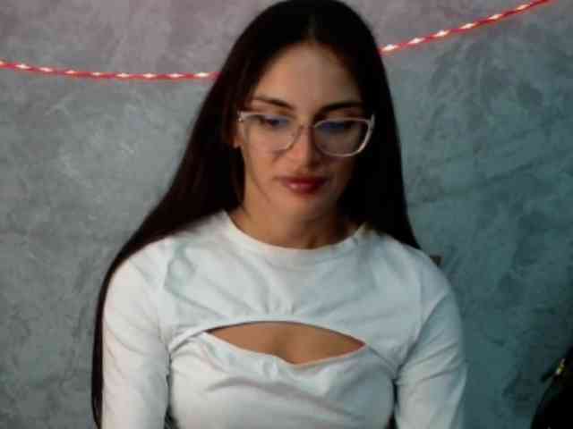 FlirtyRoxi webcam