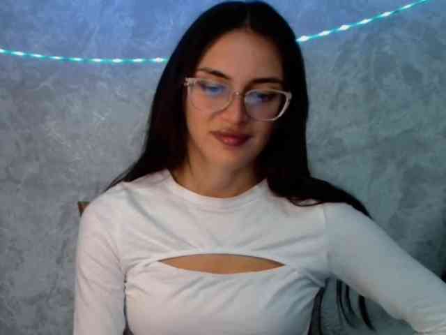 FlirtyRoxi webcam