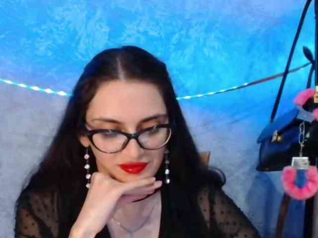 Model: FlirtyRoxi